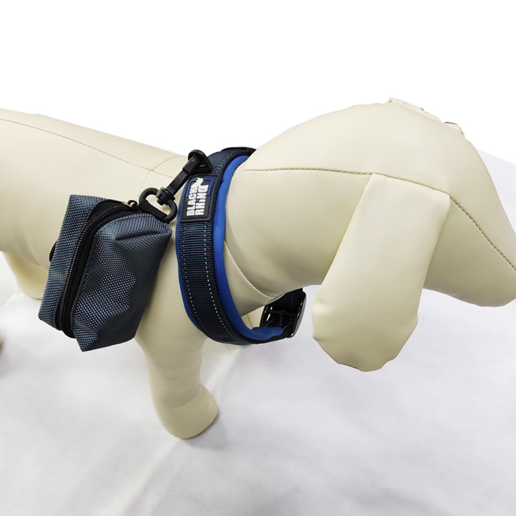Wear neoprene pet supplies collar with garbage packet