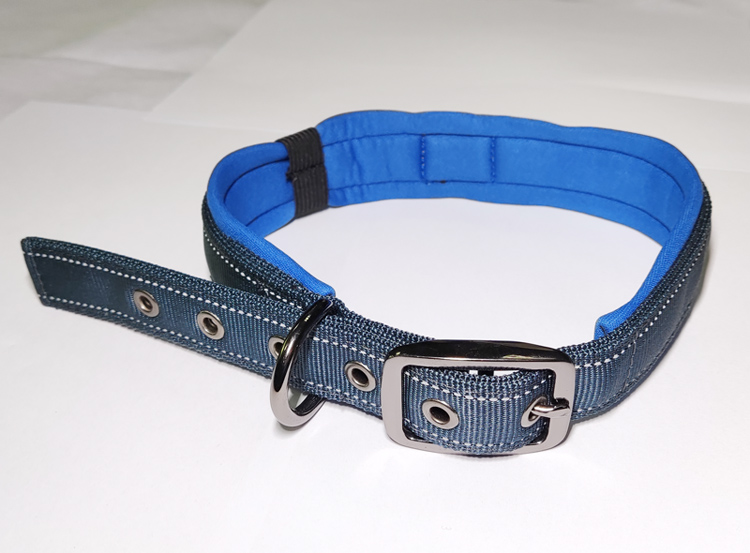Safe reversible Wear neoprene pet supplies collar with garbage packet
