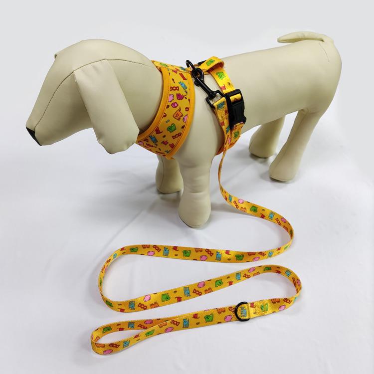 Adjustable custom yellow printed dog harness and leash set