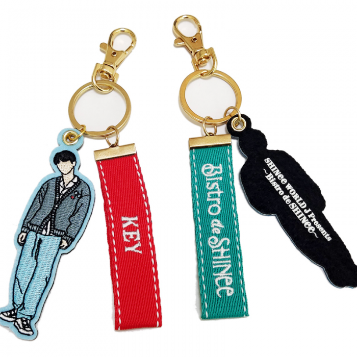 可爱的刺绣时尚定制标志钥匙环与镀金钥匙环  