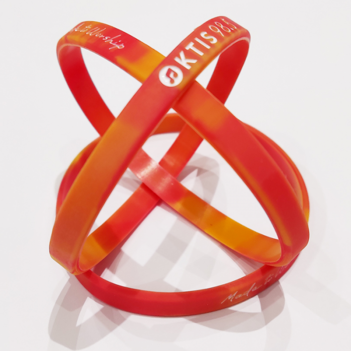 凹字图案工艺渐变色硅胶手腕圈手环